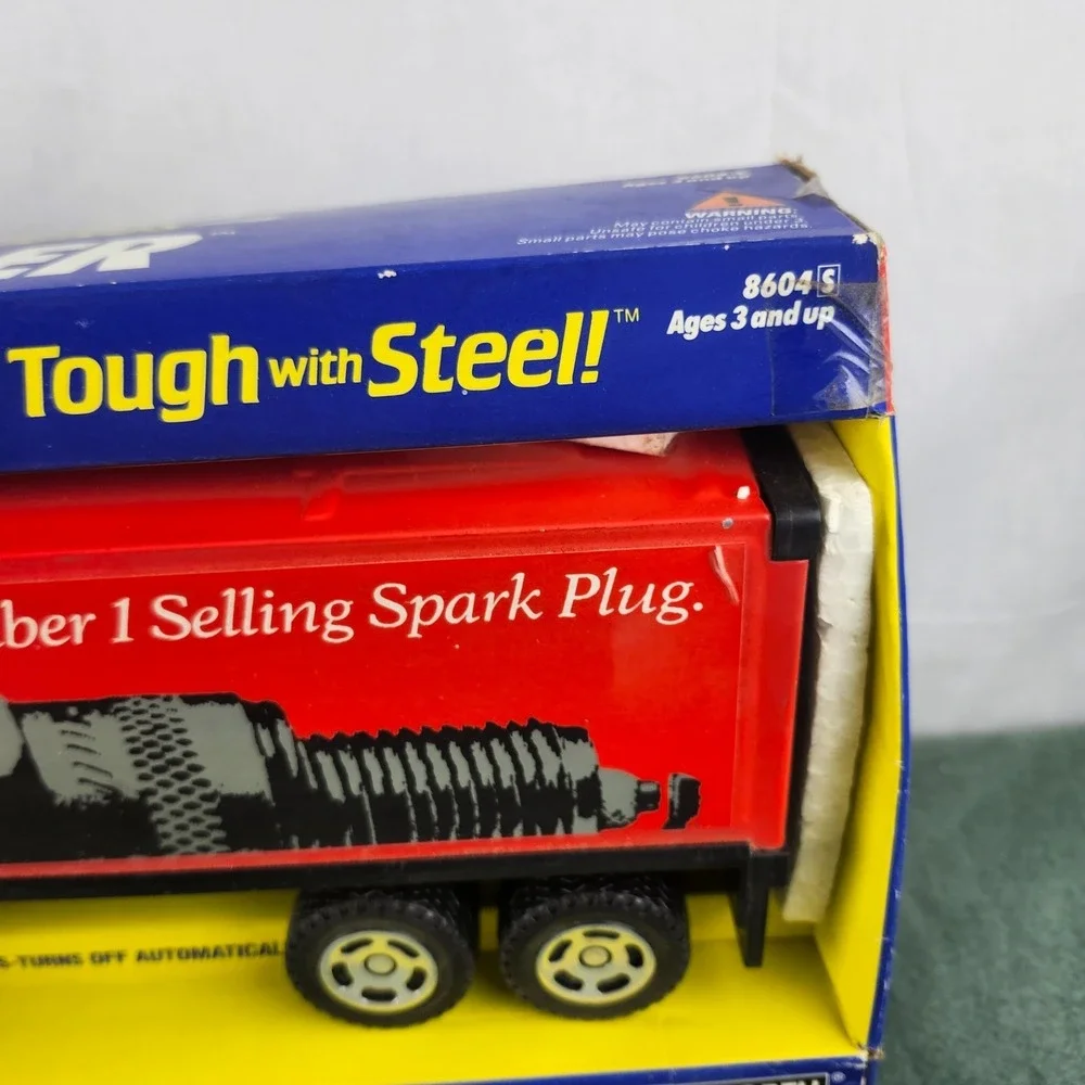 Buddy L Champion Spark Plugs Sonic Hauler Semi-Truck Kenworth Boxed 8604
